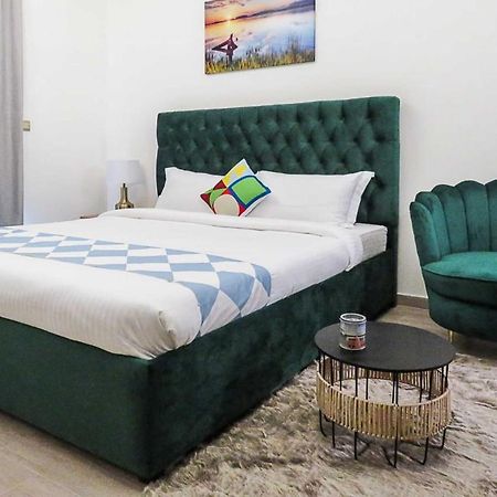 Oyo 860 Studio Apartment, Maya Tower 4, Jumeirah Village Triangle Дубай Екстер'єр фото