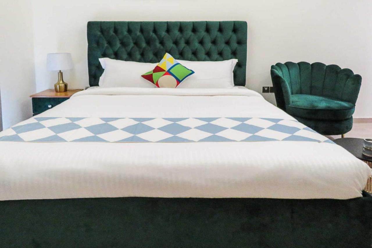 Oyo 860 Studio Apartment, Maya Tower 4, Jumeirah Village Triangle Дубай Екстер'єр фото